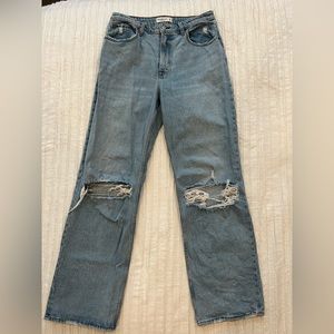 Abercrombie & Fitch Curve Love The 90s Relaxed Jean. High rise.